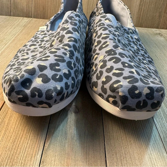TOMS Women’s Alpargata Slip On Gray Leopard Cloth Shoes size 9.5 - Picture 5 of 7